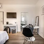 Emilia Suite Essence